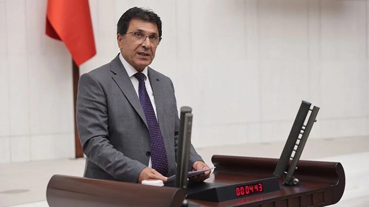 DEM Parti'li Milletvekili Mahmut Dindar Trafik Kazası Geçirdi