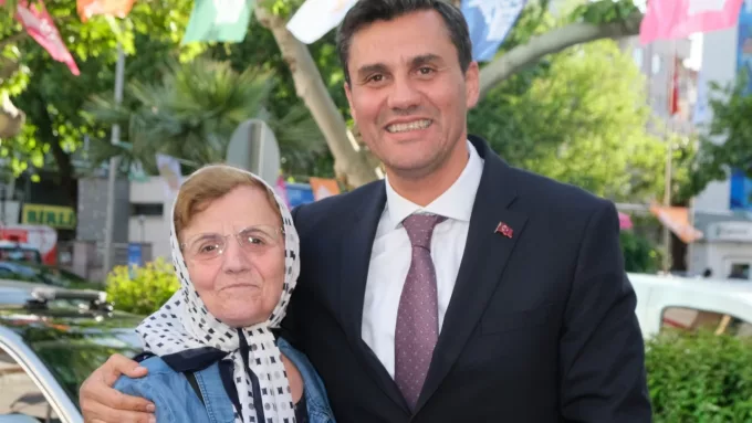 Ferdi Zeyrek'in Ölüm Haberi Sonrası Annesi Gülten Zeyrek Fenalaştı