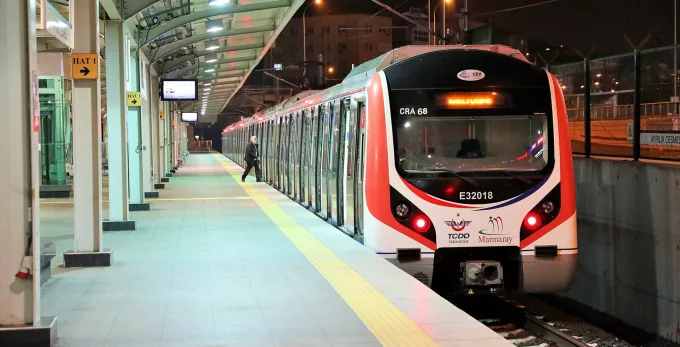 Marmaray Ataköy İstasyonunda Üzücü Olay: Bir Kişi Tren Önüne Atlayarak Yaşamına Son Verdi