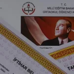 Okullarda Karne Heyecanı Zirvede! Yaz Tatili Resmen Başladı