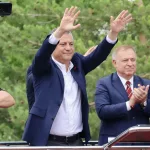 Özgür Özel’den Babalar Günü’ne Anlamlı Jest: Eski CHP Liderlerine Sürpriz Kutlama!