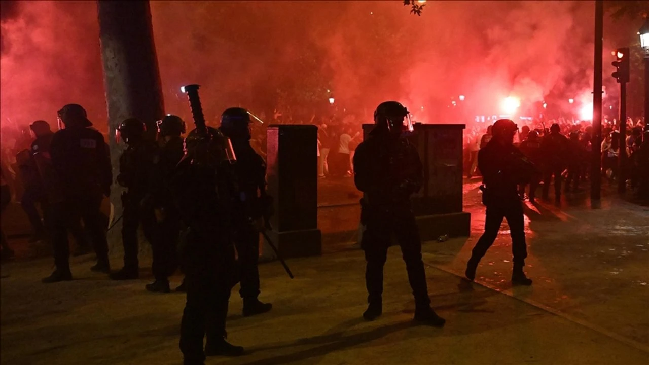 PSG Şampiyon Oldu, Fransa Karıştı: Bir Ölü, Yüzlerce Gözaltı
