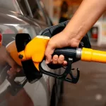 Savaşın Füzeleri Fiyatlara Yansıdı: Benzin ve Motorin 50 Lirayı Aştı!