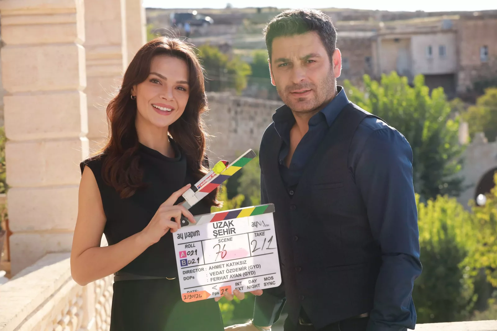 Uzak Şehir Sezon Finaliyle Nefes Kesecek: Sette Renkli Anlar, Duygusal Veda